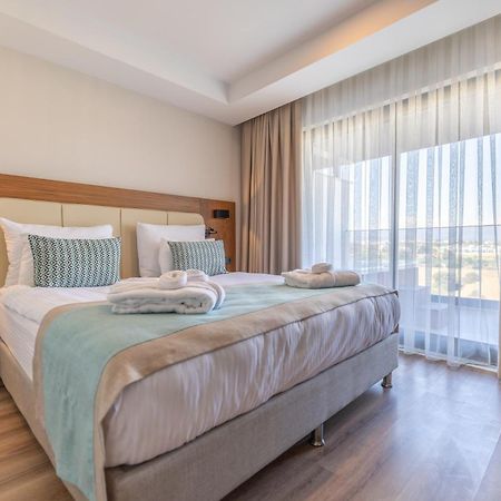 Side Moon Palace Ngoại thất bức ảnh
