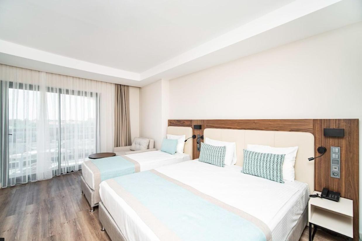 Side Moon Palace Ngoại thất bức ảnh